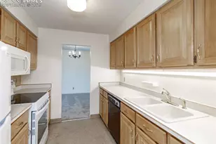 411 Lakewood Circle, Colorado Springs, CO 80910 - Photo 5