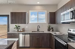 995 E Kirkwood Dr, Pueblo, CO 81007 - Photo 11