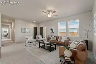 995 E Kirkwood Dr, Pueblo, CO 81007 - Photo 5