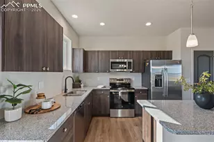 995 E Kirkwood Dr, Pueblo, CO 81007 - Photo 9