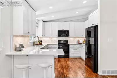 1871 Brookwood Drive, Colorado Springs, CO 80918 - Photo 7