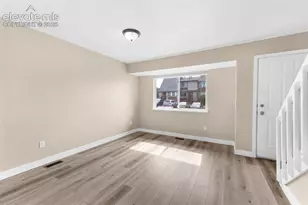 5561 Dunbar Ct, Colorado Springs, CO 80918 - Photo 3