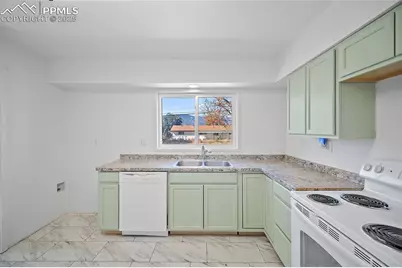 422 Hackberry Drive, Colorado Springs, CO 80911 - Photo 3