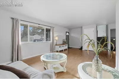 2918 Flintridge Square, Colorado Springs, CO 80918 - Photo 5