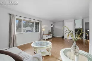 2918 Flintridge Square, Colorado Springs, CO 80918 - Photo 5