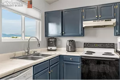 4512 Bramble Lane, Colorado Springs, CO 80925 - Photo 9