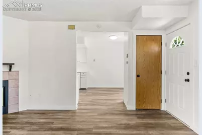 4338 Hunting Meadows Circle, Colorado Springs, CO 80916 - Photo 5