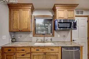 202 Rockledge Ct, Manitou Springs, CO 80829 - Photo 11