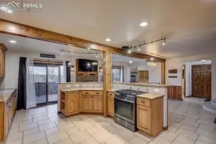 202 Rockledge Ct, Manitou Springs, CO 80829 - Photo 13