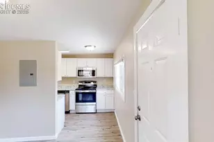 2413 E St Vrain St, Colorado Springs, CO 80909 - Photo 13