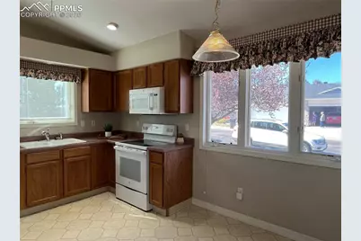 6101 Daylight Point, Colorado Springs, CO 80923 - Photo 7
