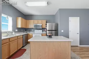 2711 Brooksedge View, Colorado Springs, CO 80910 - Photo 9