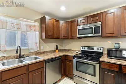 616 Squire Street, Colorado Springs, CO 80911 - Photo 7