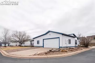 65 Pendelton Cir, Colorado Springs, CO 80914 - Photo 5