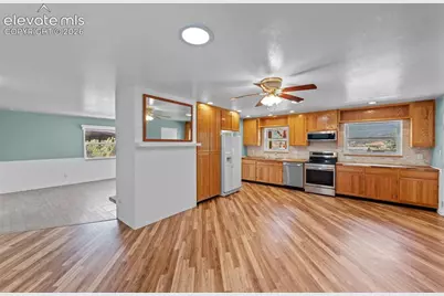 626 Pioneer Lane, Colorado Springs, CO 80904 - Photo 5