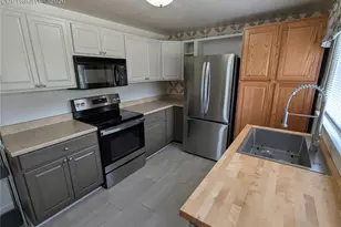 2119 Lark Dr, Colorado Springs, CO 80909 - Photo 7