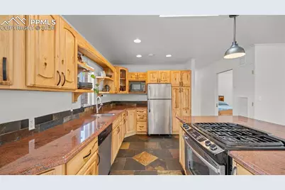 825 Panorama Drive, Colorado Springs, CO 80904 - Photo 11