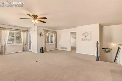 150 Luxury Lane, Colorado Springs, CO 80921 - Photo 9