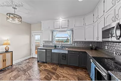 995 N Matt Drive, Pueblo, CO 81007 - Photo 11