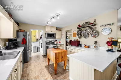 2911 Country Club Drive, Pueblo, CO 81008 - Photo 5