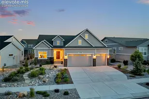 10056 Emerald Lk Ln, Colorado Springs, CO 80924 - Photo 3