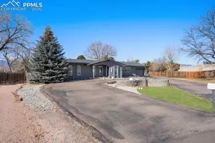 6934 Cedarwood Cir, Colorado Springs, CO 80918 - Photo 3