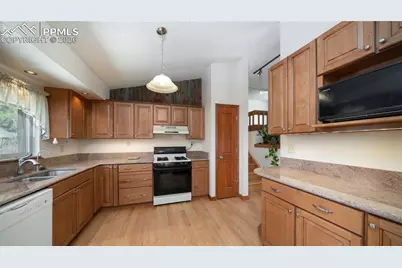 5648 E Old Farm Circle, Colorado Springs, CO 80917 - Photo 9