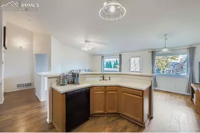 5827 Uncompahgre Street, Colorado Springs, CO 80923 - Photo 9