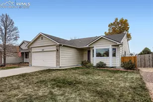 5827 Uncompahgre St, Colorado Springs, CO 80923 - Photo 3