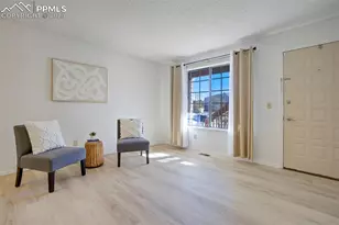 6254 Village Ln, Colorado Springs, CO 80918 - Photo 7