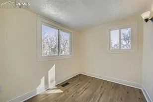 2423 W St Vrain St, Colorado Springs, CO 80904 - Photo 27