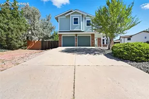 2502 Fairway Dr, Colorado Springs, CO 80909 - Photo 1