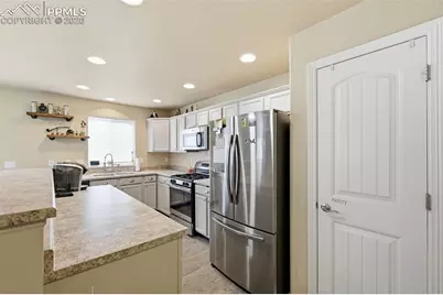 6186 Pilgrimage Road, Colorado Springs, CO 80925 - Photo 9