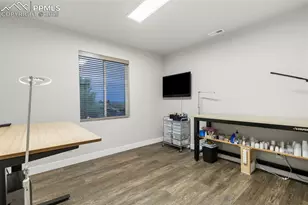 1971 Mesa Park View, Colorado Springs, CO 80904 - Photo 37