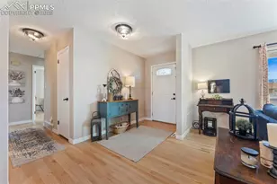 833 Crown Ridge Dr, Colorado Springs, CO 80904 - Photo 3