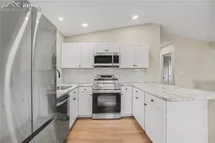 3350 Bridgewater Dr, Colorado Springs, CO 80916 - Photo 7