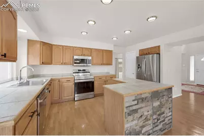 8425 Roaring Fork Drive, Colorado Springs, CO 80924 - Photo 9