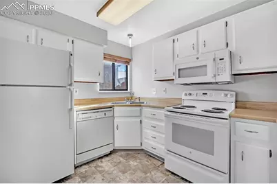 3921 Berkley Court, Colorado Springs, CO 80906 - Photo 9