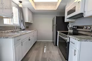 3080 Starlight Cir, Colorado Springs, CO 80916 - Photo 5