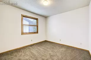 5855 Grapevine Dr, Colorado Springs, CO 80923 - Photo 15