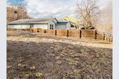 890 Columbine Avenue, Colorado Springs, CO 80904 - Photo 3