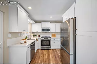 702 Paradise Lane, Colorado Springs, CO 80904 - Photo 13