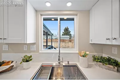702 Paradise Lane, Colorado Springs, CO 80904 - Photo 11