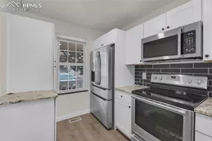 532 Shady Crest Cir, Colorado Springs, CO 80916 - Photo 3