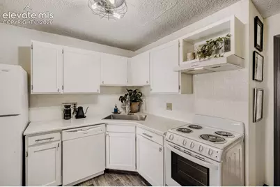 6414 Village Lane, Colorado Springs, CO 80918 - Photo 9