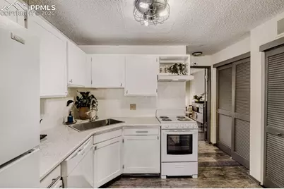 6414 Village Lane, Colorado Springs, CO 80918 - Photo 7