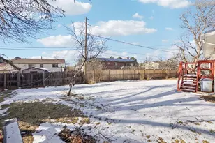 351 S Peoria Cir, Aurora, CO 80012 - Photo 3