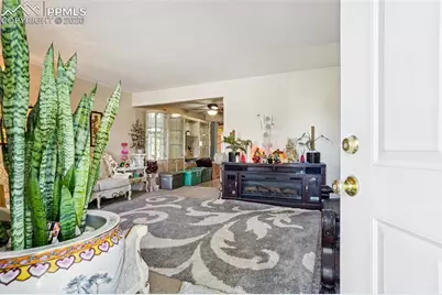 351 S Peoria Circle, Aurora, CO 80012 - Photo 5