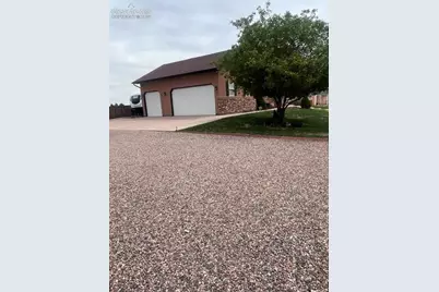777 E Woodleaf Drive, Pueblo, CO 81007 - Photo 3