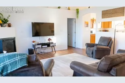 228 W Kyle Drive, Pueblo, CO 81007 - Photo 5